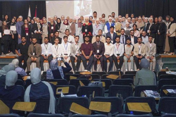aqu-7th-research-conference7E8F9279-1FD0-8790-3E7E-5EEA873C8C5F.jpg